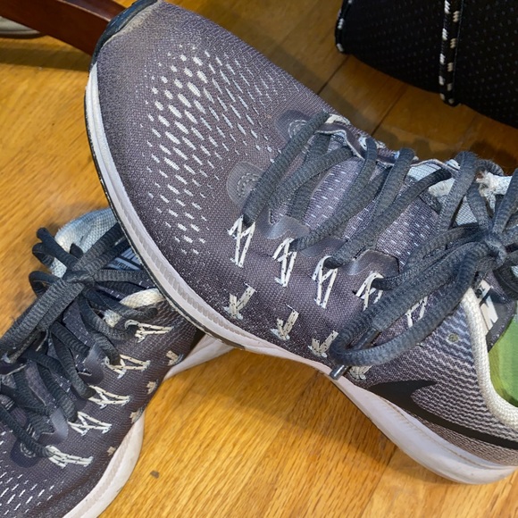 Nike Zoom Pegasus 33 - Picture 2 of 4